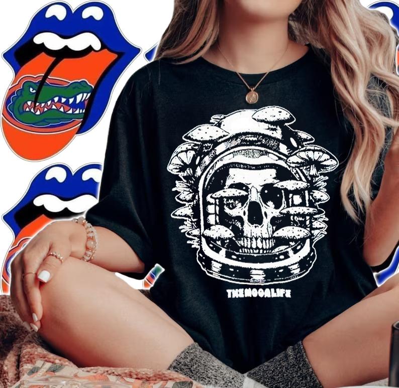 Shrooms Doom the moon life T-shirt woman shirt