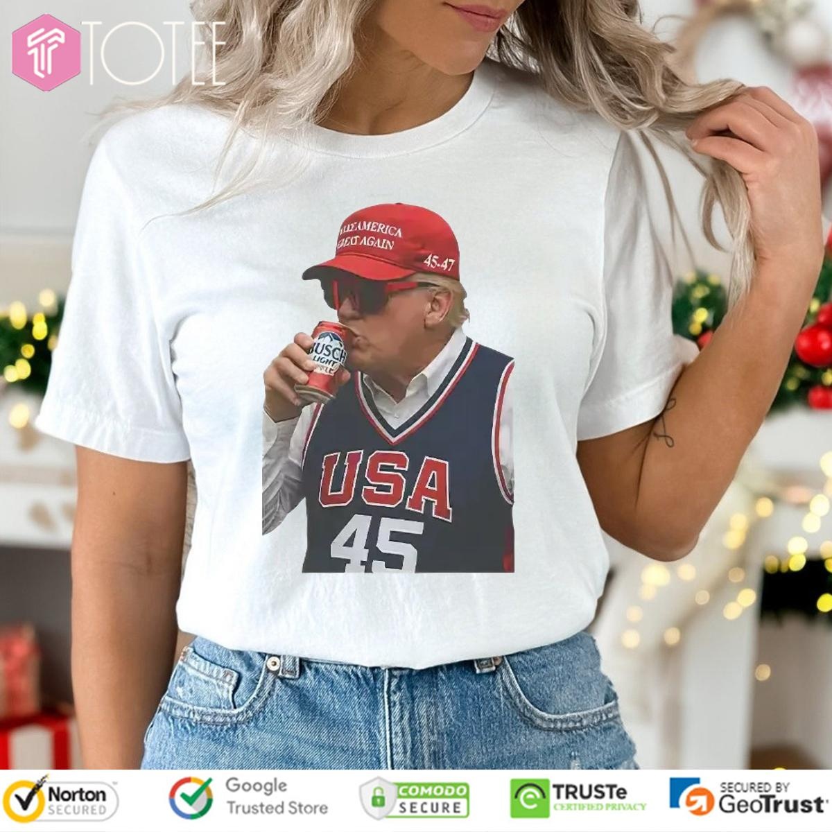 Trump Wearing Maga Hat And Drinking Busch Light Beer T-shirt